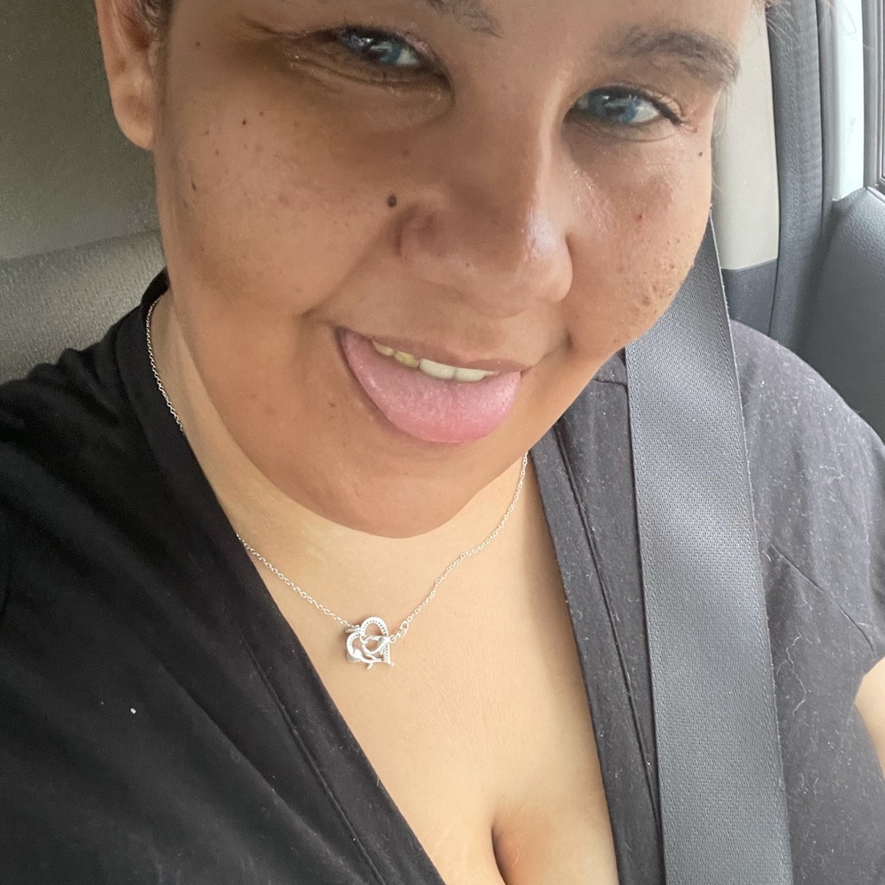 Meet your Posher, Desiree